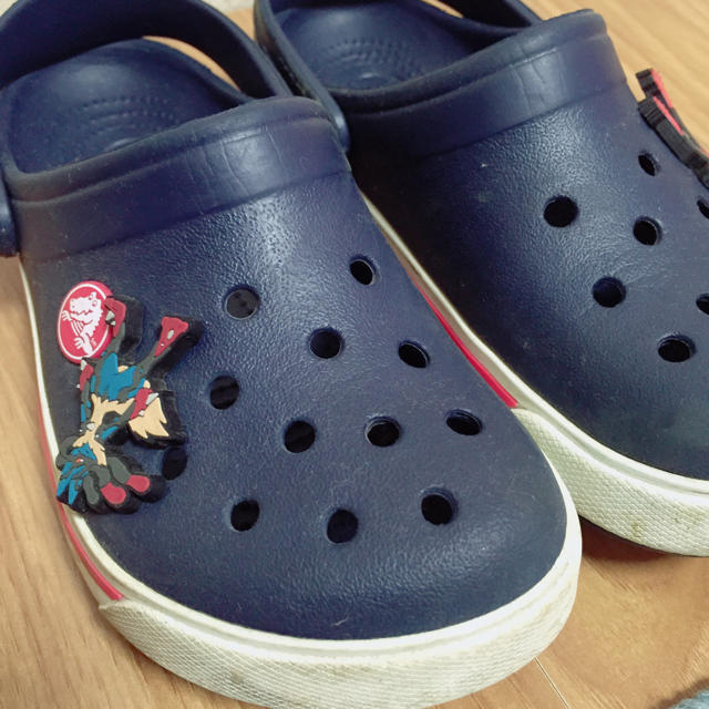 crocs(クロックス)のkids クロックス キッズ/ベビー/マタニティのキッズ靴/シューズ(15cm~)(サンダル)の商品写真