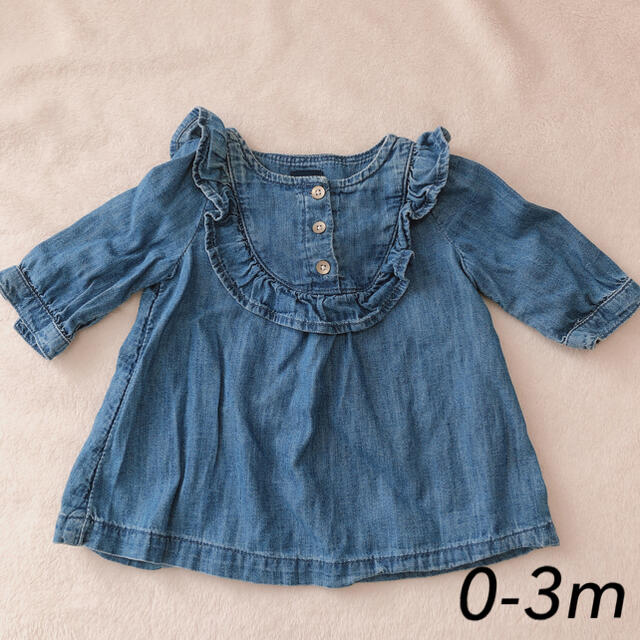 babyGAP(ベビーギャップ)のgap ベビー　デニム フリル ワンピース　60 キッズ/ベビー/マタニティのベビー服(~85cm)(ワンピース)の商品写真