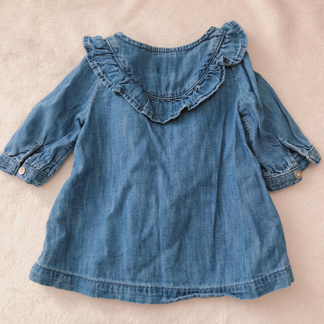 babyGAP(ベビーギャップ)のgap ベビー　デニム フリル ワンピース　60 キッズ/ベビー/マタニティのベビー服(~85cm)(ワンピース)の商品写真