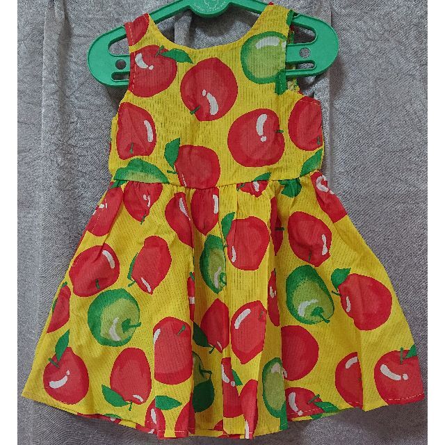 新品 写真3枚掲載 JollyJury 林檎ワンピース キッズ/ベビー/マタニティのキッズ服女の子用(90cm~)(ワンピース)の商品写真