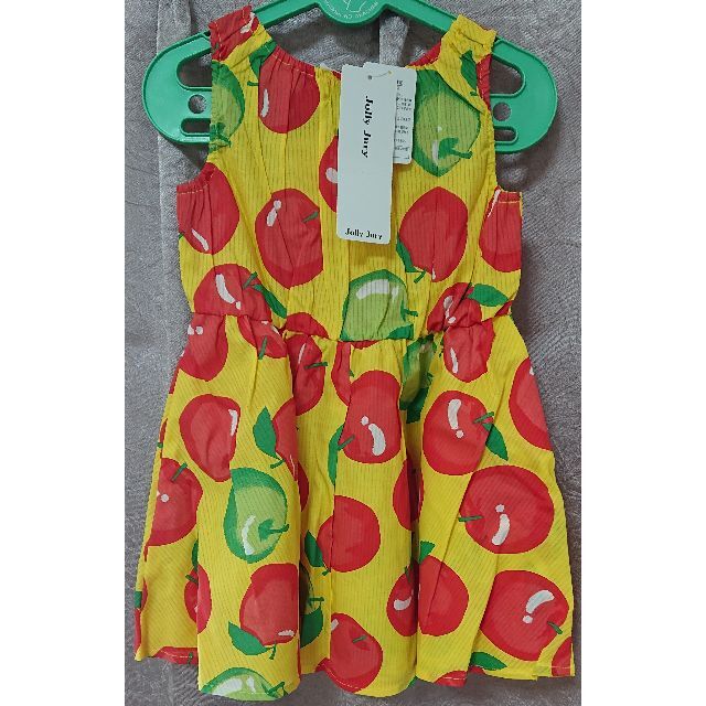 新品 写真3枚掲載 JollyJury 林檎ワンピース キッズ/ベビー/マタニティのキッズ服女の子用(90cm~)(ワンピース)の商品写真