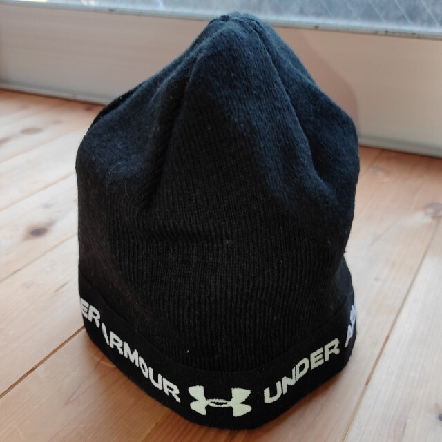 UNDER ARMOUR(アンダーアーマー)の新品未使用 アンダーアーマー ビーニー ニット帽 メンズの帽子(ニット帽/ビーニー)の商品写真