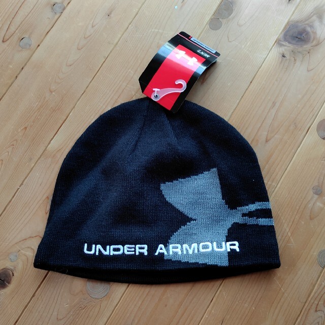 UNDER ARMOUR(アンダーアーマー)の新品未使用 UNDER ARMOUR トランスポートビーニーⅡ ニット帽 メンズの帽子(ニット帽/ビーニー)の商品写真