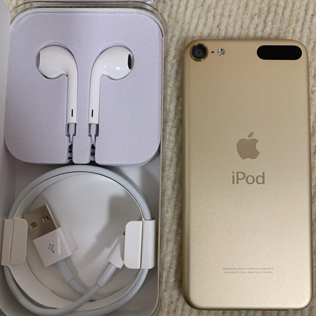 iPod touch(アイポッドタッチ)の★ゆりのすけさま専用★iPodtouch 32GB アイポッドタッチ　Apple スマホ/家電/カメラのスマートフォン/携帯電話(スマートフォン本体)の商品写真