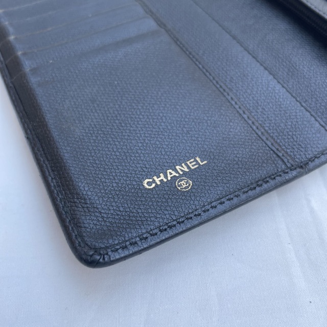 CHANEL(シャネル)のシャネル　CHANEL　ココマーク　二つ折り長財布 レディースのファッション小物(財布)の商品写真