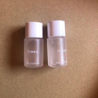 コスメキッチン(Cosme Kitchen)のファミュ　ローズソフトナー　20ml(ブースター/導入液)