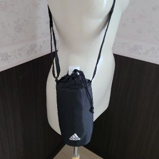 アディダス(adidas)のみおっこ様専用です。アディダス　ペットボトルカバー(弁当用品)