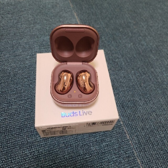 SAMSUNG(サムスン)のgalaxy buds live スマホ/家電/カメラのオーディオ機器(ヘッドフォン/イヤフォン)の商品写真