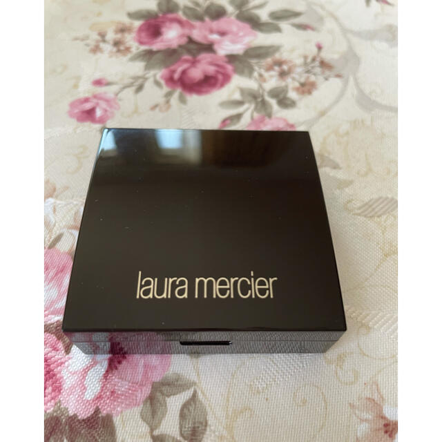 laura mercier(ローラメルシエ)のローラメルシエ シークレットブラーリングパウダー コスメ/美容のベースメイク/化粧品(その他)の商品写真