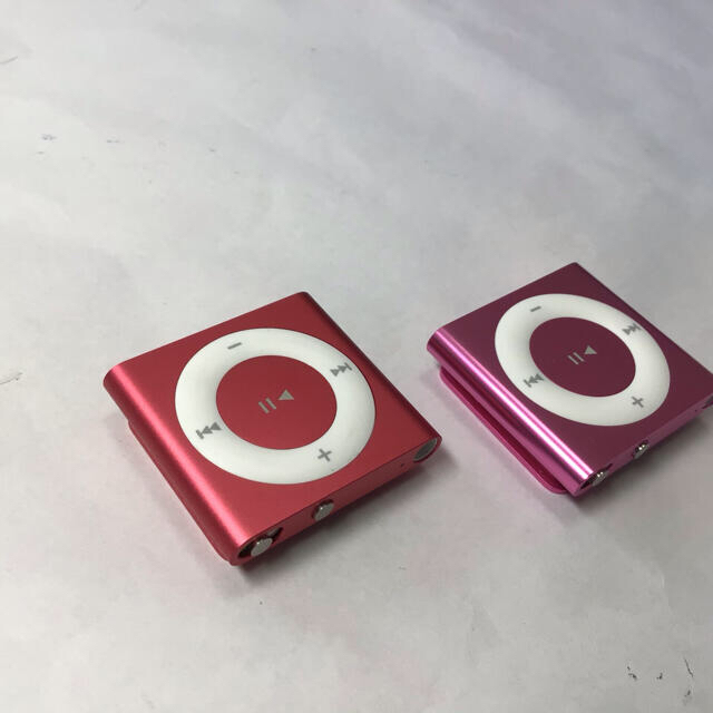 Apple(アップル)のiPod shuffle 4世代　2GB  ピンク紫-7 、サーモン-5    スマホ/家電/カメラのオーディオ機器(ポータブルプレーヤー)の商品写真