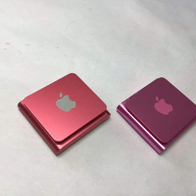 Apple(アップル)のiPod shuffle 4世代　2GB  ピンク紫-7 、サーモン-5    スマホ/家電/カメラのオーディオ機器(ポータブルプレーヤー)の商品写真