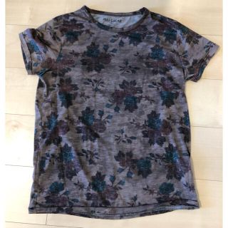 PULL&BEAR 花柄ダークパープル　メンズTシャツ(Tシャツ/カットソー(半袖/袖なし))