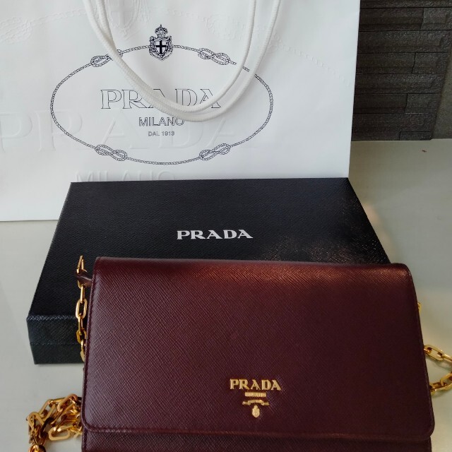 PRADA(プラダ)のプラダ　チェーンウォレット レディースのバッグ(ショルダーバッグ)の商品写真