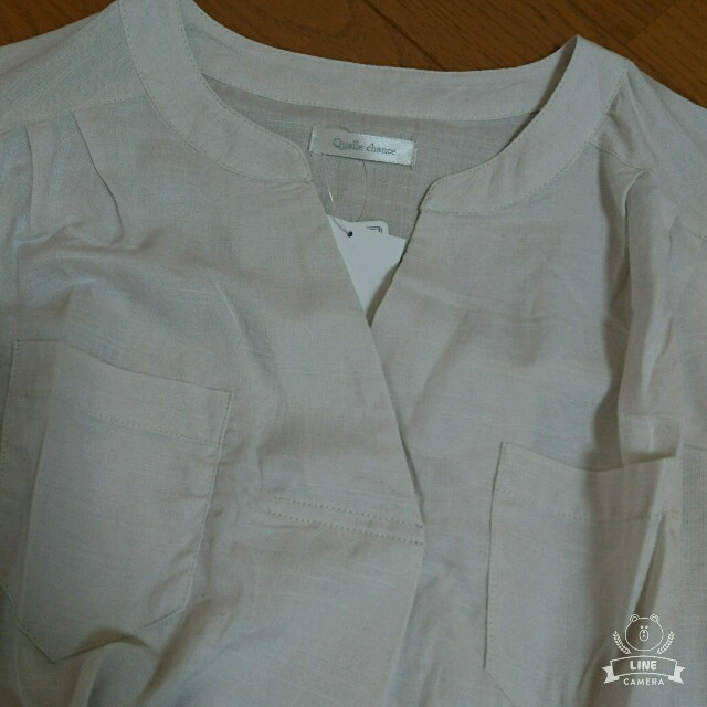 アンドイット スキッパーシャツ レディースのトップス(シャツ/ブラウス(半袖/袖なし))の商品写真