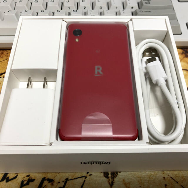 Rakuten(ラクテン)のRakuten mini クリムゾンレッド スマホ/家電/カメラのスマートフォン/携帯電話(スマートフォン本体)の商品写真