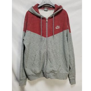 ナイキ(NIKE)のNIKE パーカー(パーカー)