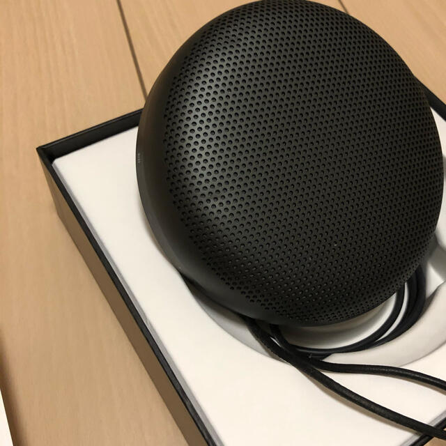 Beosound A1 2nd Gen Black Mercedesコラボ傷あり スマホ/家電/カメラのオーディオ機器(スピーカー)の商品写真