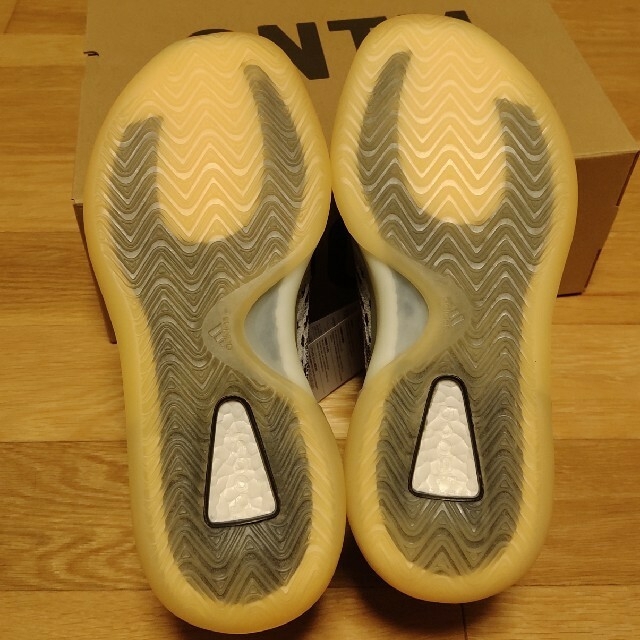 adidas(アディダス)のadidas YZY QNTM 27cm 新品未使用 メンズの靴/シューズ(スニーカー)の商品写真