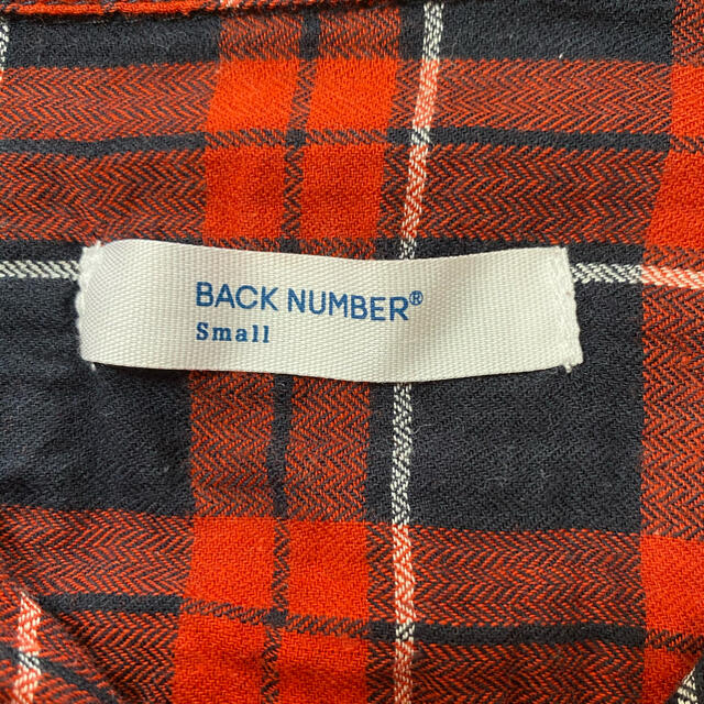 BACK NUMBER(バックナンバー)のバックナンバー　チェックシャツ　S レディースのトップス(シャツ/ブラウス(長袖/七分))の商品写真