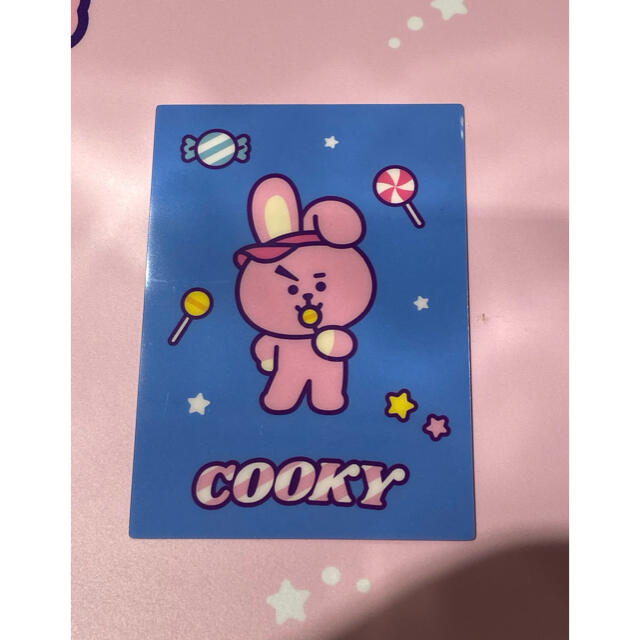 防弾少年団(BTS)(ボウダンショウネンダン)のBT21 カフェ　予約特典カード　COOKY ジョングク エンタメ/ホビーのおもちゃ/ぬいぐるみ(キャラクターグッズ)の商品写真