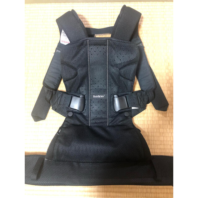 BABYBJORN(ベビービョルン)のベビービョルン 抱っこ紐 メッシュ　ONE AIR キッズ/ベビー/マタニティの外出/移動用品(抱っこひも/おんぶひも)の商品写真