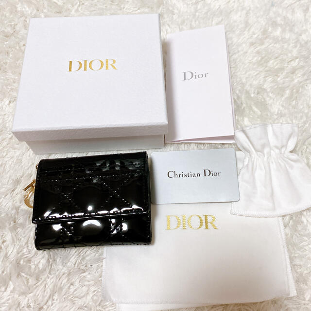 Dior(ディオール)のMessiah様専用【新品未使用】dior 三つ折り財布　レディーディオール レディースのファッション小物(財布)の商品写真