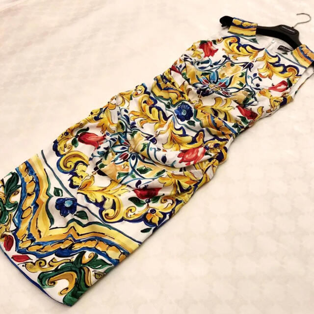 DOLCE&GABBANA - 【新品、タグ付き】マヨルカ柄 シルクワンピース