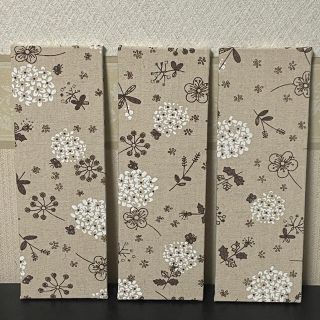 【ハンドメイド】軽量ファブリックパネル　北欧小花3枚(ファブリック)