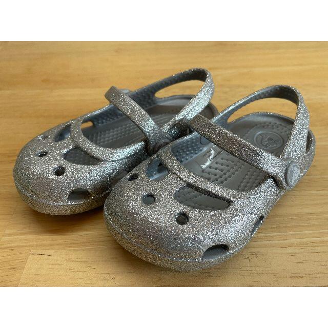 crocs(クロックス)の【ほぼ新品】クロックス サンダル　シャイナ　C5　13.0〜13.5cm キッズ/ベビー/マタニティのベビー靴/シューズ(~14cm)(サンダル)の商品写真