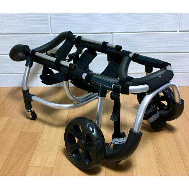 □犬の車椅子 中型犬用4輪車いす 顎乗せ付 8～17kg位 歩行器 介護 ...