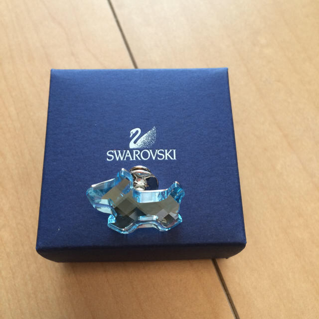 SWAROVSKI(スワロフスキー)のスワロフスキー ブローチ（保証書付き） レディースのアクセサリー(ブローチ/コサージュ)の商品写真