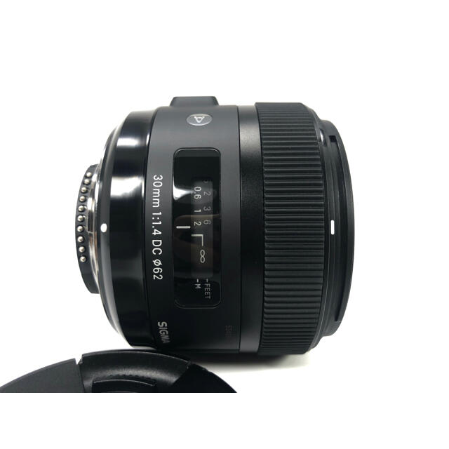 SIGMA(シグマ)の✨美品✨SIGMA 30mm f/1.4 Art DC HSM NIKON スマホ/家電/カメラのカメラ(レンズ(単焦点))の商品写真