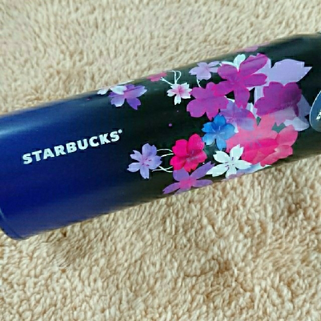 Starbucks Coffee(スターバックスコーヒー)の中国スタバ ハンディーステンレスボトル 500ml 桜 SAKURA インテリア/住まい/日用品のキッチン/食器(タンブラー)の商品写真