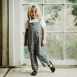 キャラメルベビー&チャイルド(Caramel baby&child )のlittlecottonclothes 花柄サロペット 12-18m 86(パンツ/スパッツ)