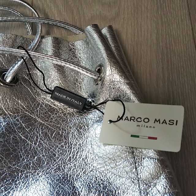 UNITED ARROWS green label relaxing(ユナイテッドアローズグリーンレーベルリラクシング)のMARCO MASI シルバー バッグ 新品未使用 タグつき レディースのバッグ(ショルダーバッグ)の商品写真