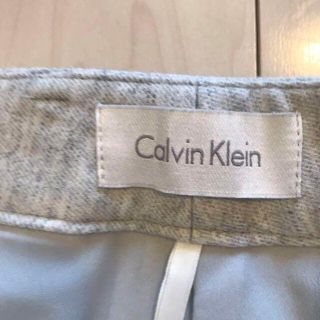 カルバンクライン(Calvin Klein)のカルバンクライン　レディースパンツ　ライトグレー(カジュアルパンツ)