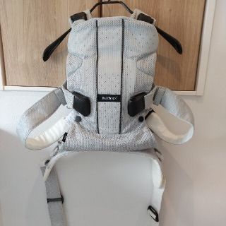 ベビービョルン(BABYBJORN)のベビービョルン ベビーキャリア ONE⁺ Air シルバー(抱っこひも/おんぶひも)