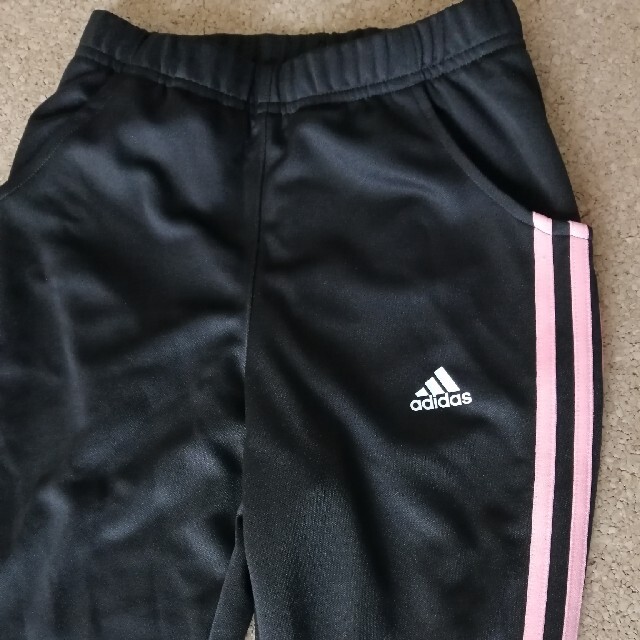 adidas(アディダス)の新品 adidas ジャージ 140cm キッズ/ベビー/マタニティのキッズ服女の子用(90cm~)(パンツ/スパッツ)の商品写真