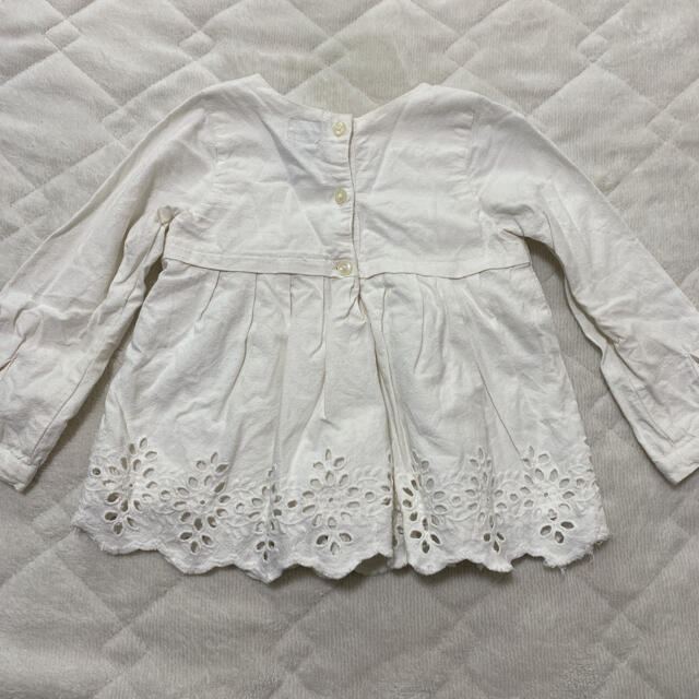 babyGAP(ベビーギャップ)のbabygap トップス　ブラウス　90 キッズ/ベビー/マタニティのキッズ服女の子用(90cm~)(Tシャツ/カットソー)の商品写真