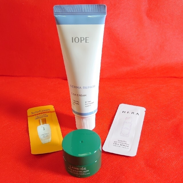 IOPE(アイオペ)の【韓国コスメ】IOPE シカクリーム 50ml ギフト付　新品未使用 コスメ/美容のスキンケア/基礎化粧品(フェイスクリーム)の商品写真