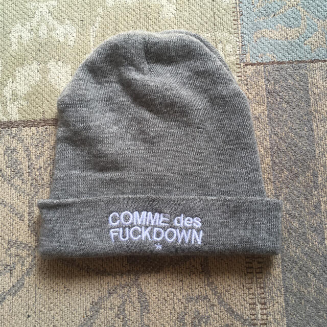 SSUR(サー)のSSUR Comme Des Fuckdown  ニット帽 メンズの帽子(ニット帽/ビーニー)の商品写真