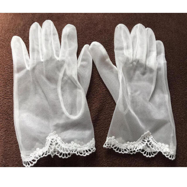 レース付き手袋  グローブ オーガンジー 手袋 白 生成り レディースのフォーマル/ドレス(ウェディングドレス)の商品写真