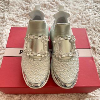 ROGER VIVIER(スニーカー ・ シルバー/銀色系)のフリマ ROGER VIVIER(スニーカー ・ シルバー/銀色系)のフリマ