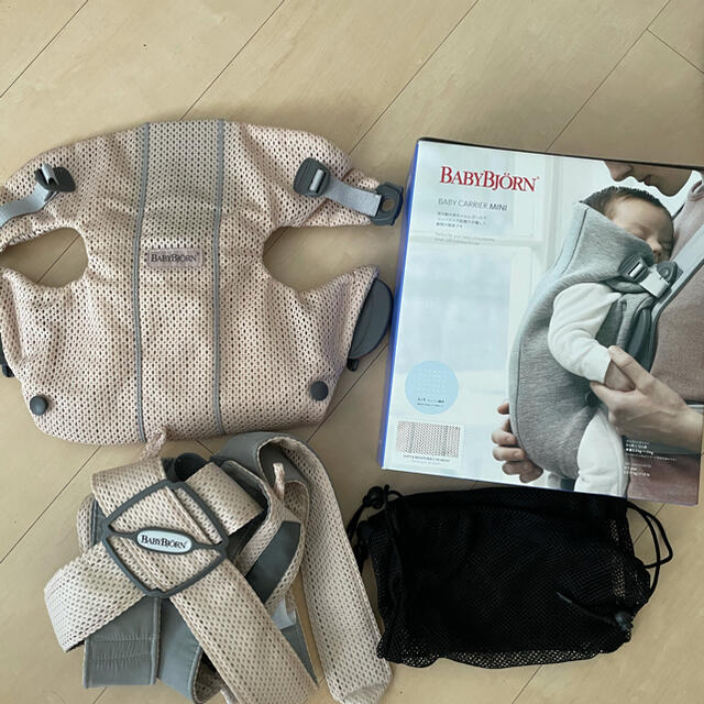 BABYBJORN(ベビービョルン)のベビービョルン　抱っこ紐　MINI Air  パーリーピンク キッズ/ベビー/マタニティの外出/移動用品(抱っこひも/おんぶひも)の商品写真