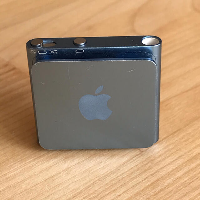 iPod(アイポッド)のiPods shuffle 2GB スマホ/家電/カメラのオーディオ機器(ポータブルプレーヤー)の商品写真