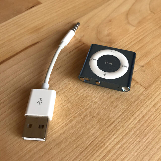 iPod(アイポッド)のiPods shuffle 2GB スマホ/家電/カメラのオーディオ機器(ポータブルプレーヤー)の商品写真