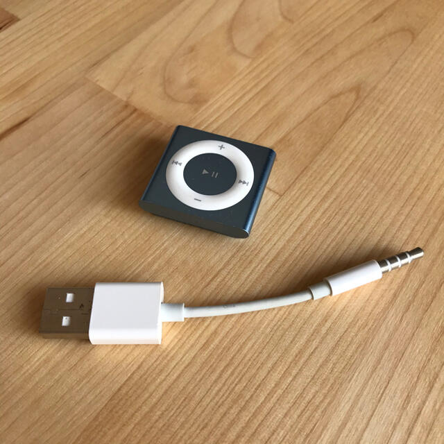 iPod(アイポッド)のiPods shuffle 2GB スマホ/家電/カメラのオーディオ機器(ポータブルプレーヤー)の商品写真