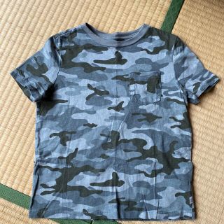 ギャップキッズ(GAP Kids)のGAP 迷彩Tシャツ　Sサイズ　男の子　120(Tシャツ/カットソー)