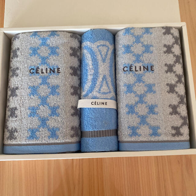 celine(セリーヌ)のcelineセリーヌ  タオルセット3枚　新品　日本製 インテリア/住まい/日用品の日用品/生活雑貨/旅行(タオル/バス用品)の商品写真