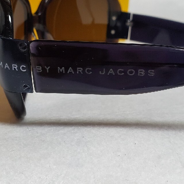 MARC BY MARC JACOBS(マークバイマークジェイコブス)のMARCBYMARCJACOBSのサングラス レディースのファッション小物(サングラス/メガネ)の商品写真